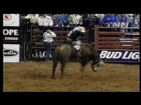 Toby Turner vs Lisa's Pet - 00 PBR Worcester (86 pts)