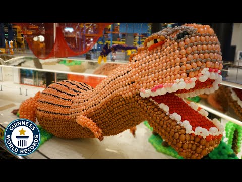The Biggest Balloon Dinosaur Ever Made