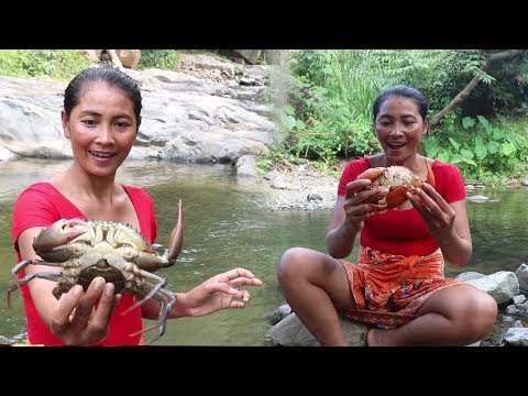Survival skills: Catch the big crab boiled on clay for food - Cook big crab eating delicious #28 Video