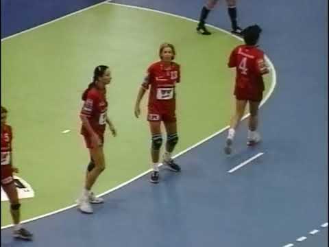 Dunaferr SE - Slagelse FH women handball EHF cup final game (2003) | 1. half