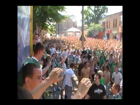 Derby Radomia Wiosna 2011: Pochód kibiców RADOMIAKA na derby z Bronią Radom