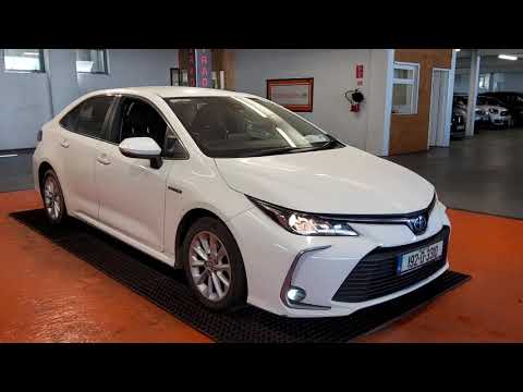 Toyota Corolla 1.8 Hybrid Luna Saloon - Image 2