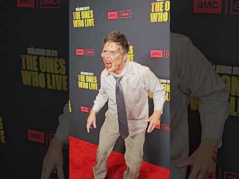 I went to THE THEATER as THE WALKING DEAD ZOMBIE!! #shorts 🧟‍♂️😳