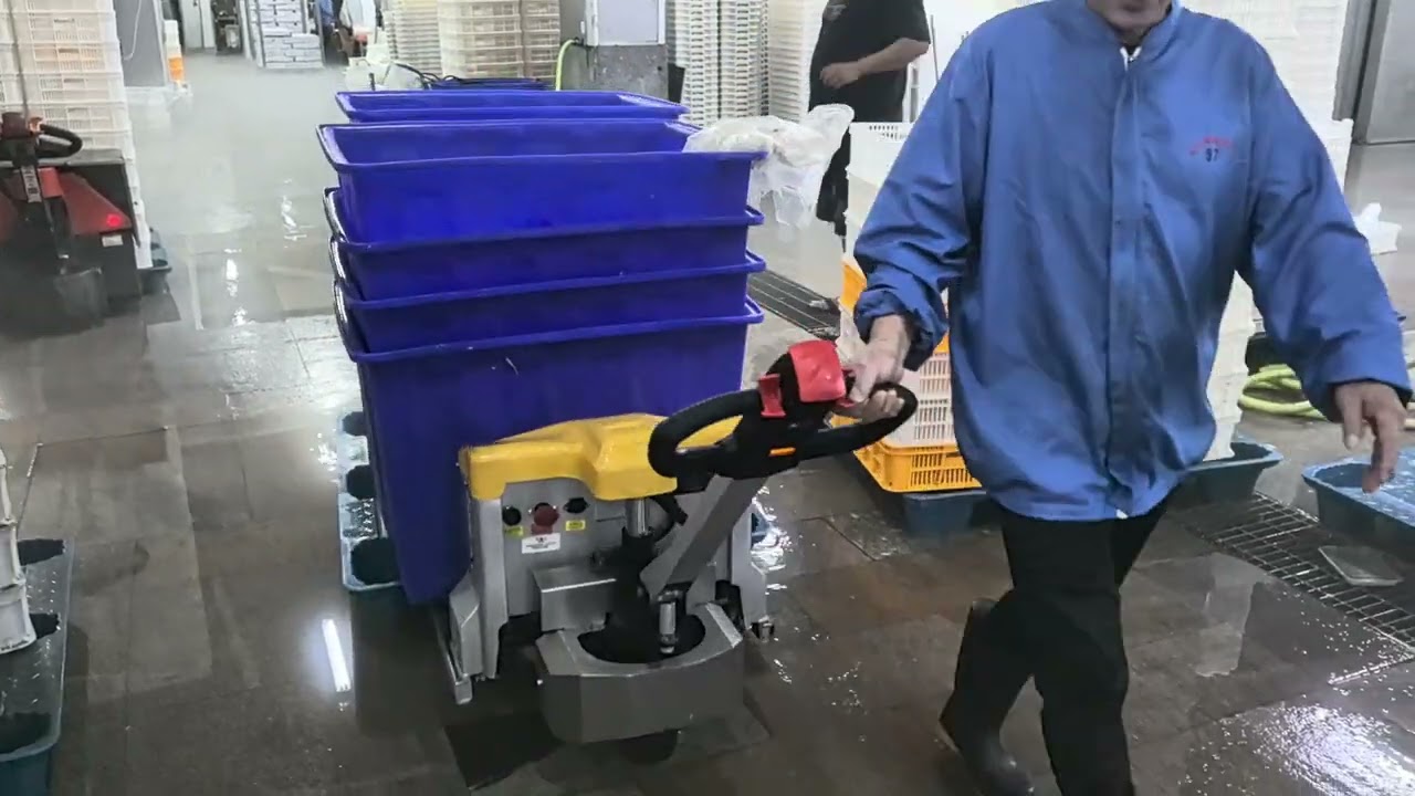 Akuros T20B Electric Pallet Truck | Cold Storage Operation in Seafood Industry