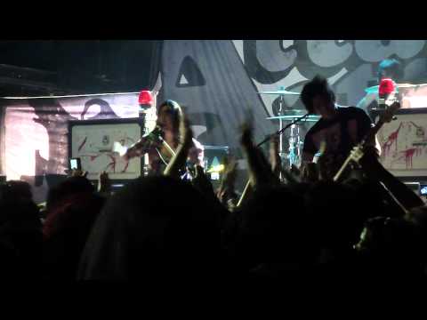 Pierce The Veil - Besitos (Live NYC)