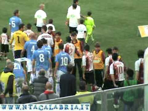 Reggina - Novara 1-0 (22 Apr 2011) Serie B