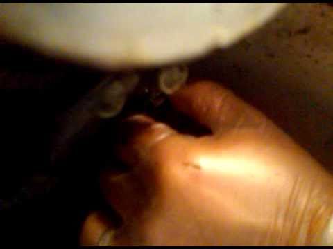 Universal 5411 M15 Draining bad oil.3GP