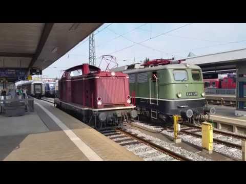 212  084-8  mit DBM 1879 im Nürnberger Hbf.