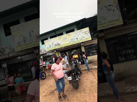 M7.5 earthquake sways power lines in Puerto Paez, Apure, Venezuela