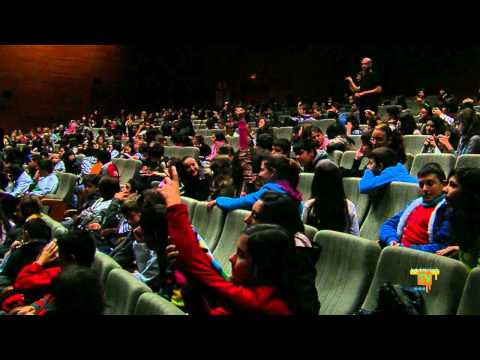 19/01/12 – Encuentro con escolares de la escritora Laura Gallego en La Nucía.