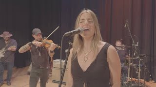Download lagu Wildflowers and Wild Horses -Alexandra Lee (Lainey Wilson cover) mp3