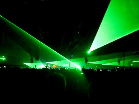 Trance Energy 2009 - Paul van Dyk INTRO + first song Simon Patterson - Thump [HQ]