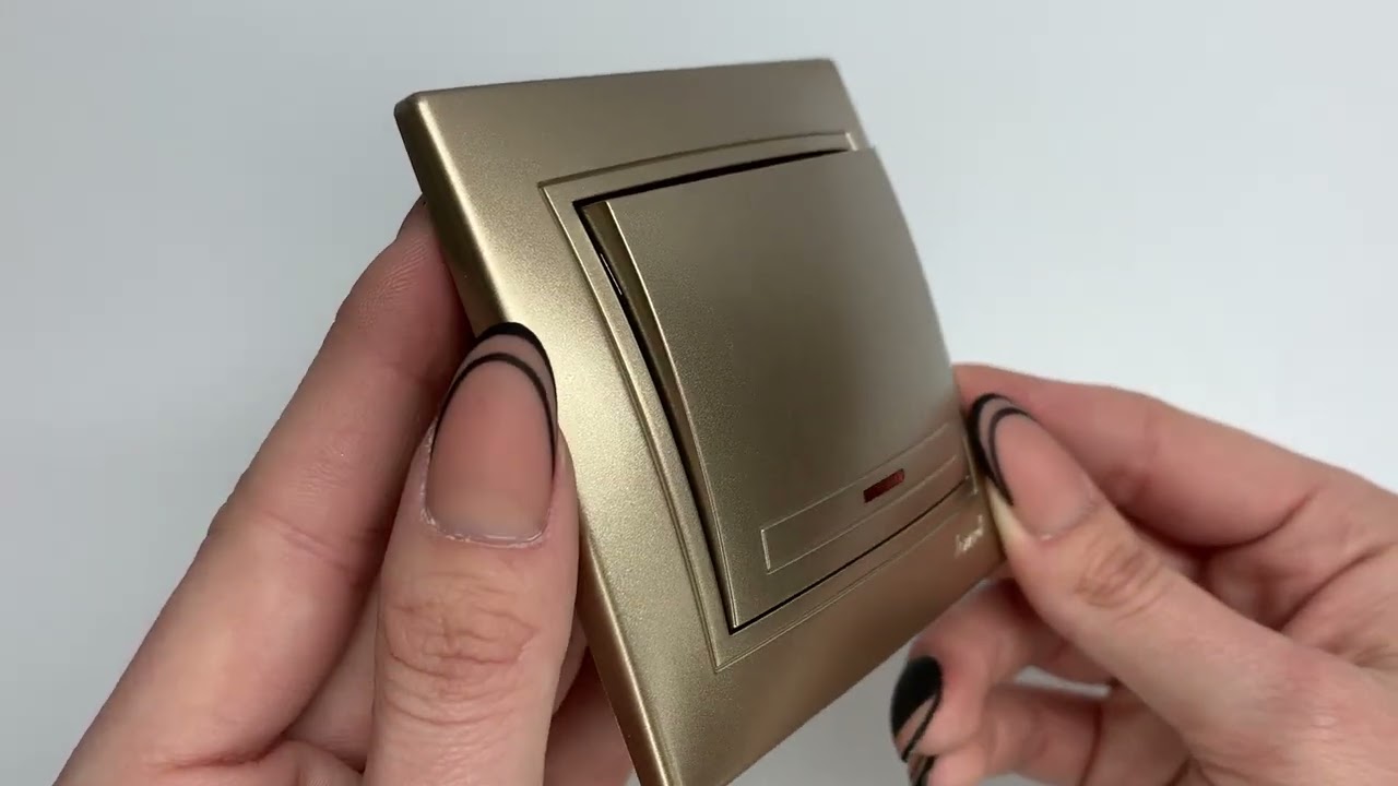 Выключатель одноклавишный с подсветкой MIRA светло-коричневый перламутр со вставками 701-3131-111