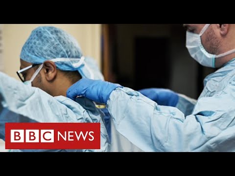 看守所員工稱在個人防護用品安全問題上感覺被英國政府 "倚重 "了 - BBC新聞網 (Watchdog staff say they felt “leaned on” by UK government over PPE safety - BBC News)