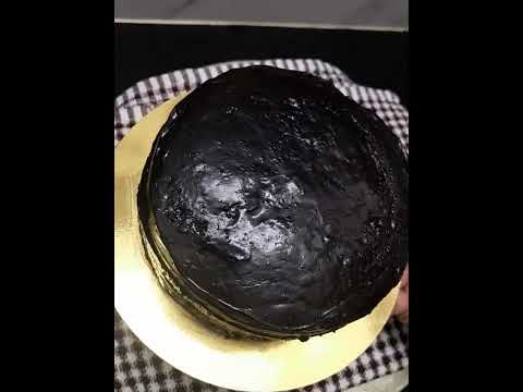 Pull me closer cake #cake #trending 