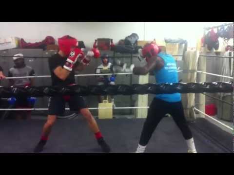 DOUBLE JAB A.B.C THOMAS ESSOMBA V DANNY CARR SPARRING AT FISHER 10-10-12