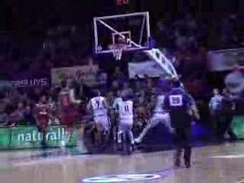 04 04-12-07 BCO-Red Star Belgrado - Bliksemsnelle score van