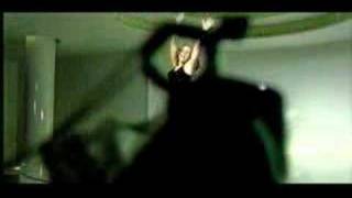 Videoklip Madonna - Beautiful stranger s textom piesne