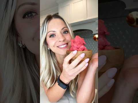How to Make Strawberry Ice Cream in 1 Minute 🍓🍨
