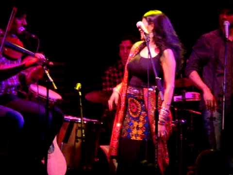 Falu performs Ghumar at NYC's Joe's Pub