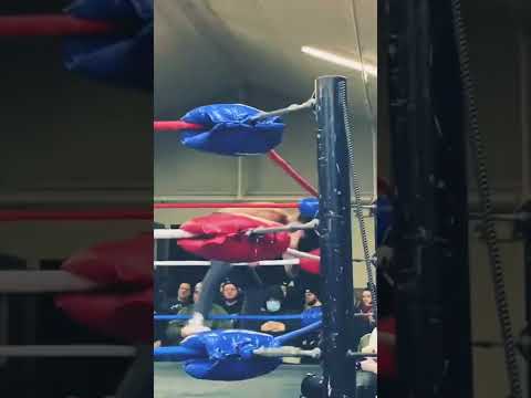 Ricky Smokes avoids being pinned and doing the dango dance on Davienne #intergender (Limitless)