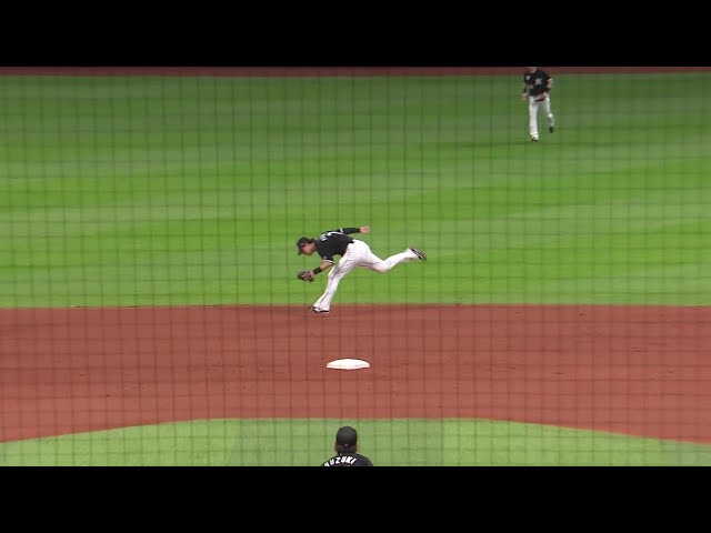 【9回裏】マリーンズ・藤岡裕大 ライナー性の打球をランニングキャッチ!! 2025年4月25日 北海道日本ハムファイターズ 対 千葉ロッテマリーンズ