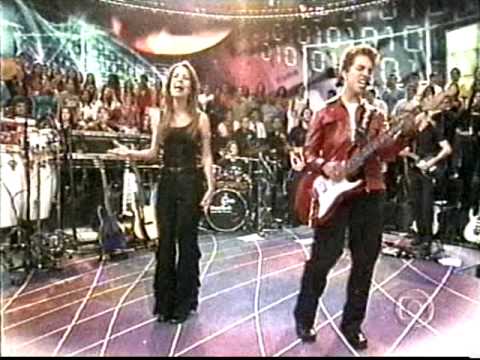 Inesquecível: Sandy e Júnior com Laura Pausini