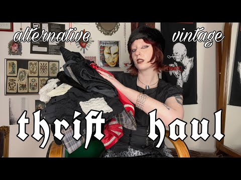 Thrift Haul | vintage oddities, dream vinyls and alternative clothes !!