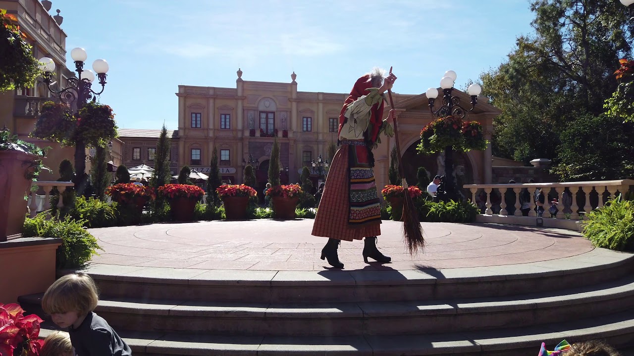 La Befana - Epcot Festival of the Holidays 2018