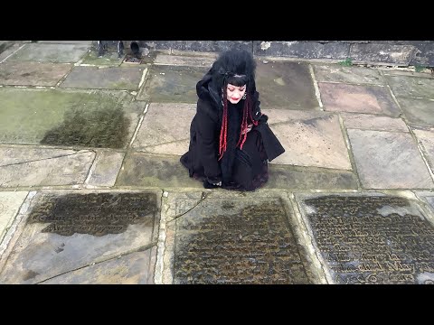 St Leonard’s Churchyard, Middleton, Greater Manchester- with Deborah Contessa (The Cemetery Lady ) 