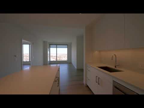 35 Lomasney Way — West End