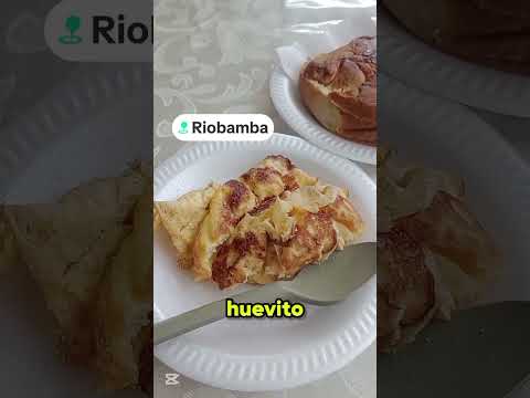 Cicloviajero Argentino recorriendo la ciudad de Riobamba Chimborazo Ecuador