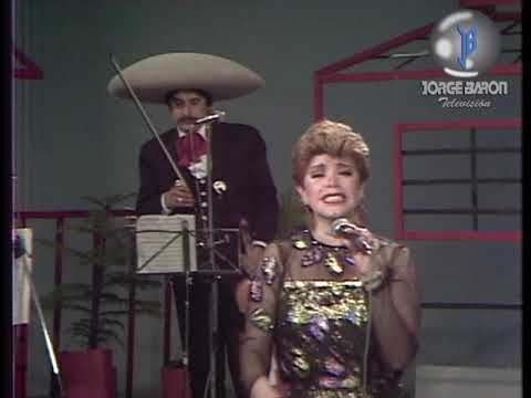 Yolanda del Río en el #ShowDeLasEstrellas - Canción: La Hija de Nadie - #DomingoRetro