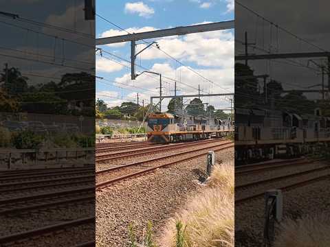 Rail First Freight CF4407, CF4402 & CF4422 head through Rockdale past the Heritage Signal box 8/1/23
