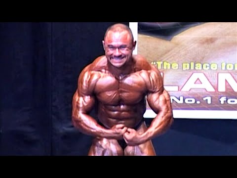 Carlos Rojero Muñoz (MEX), NABBA Universe 2004