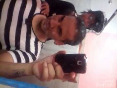 CORTANDOLE EL PELO A MI HERMANO!!!