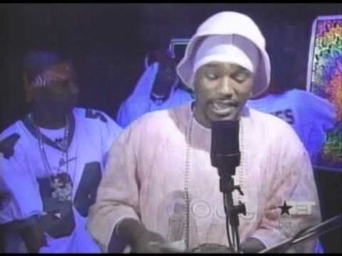 Cam'ron performs powerful freestyle while counting a stack