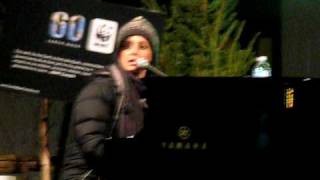 Ordinary People - Chantal Kreviazuk - LIVE @ Yonge-Dundas Square