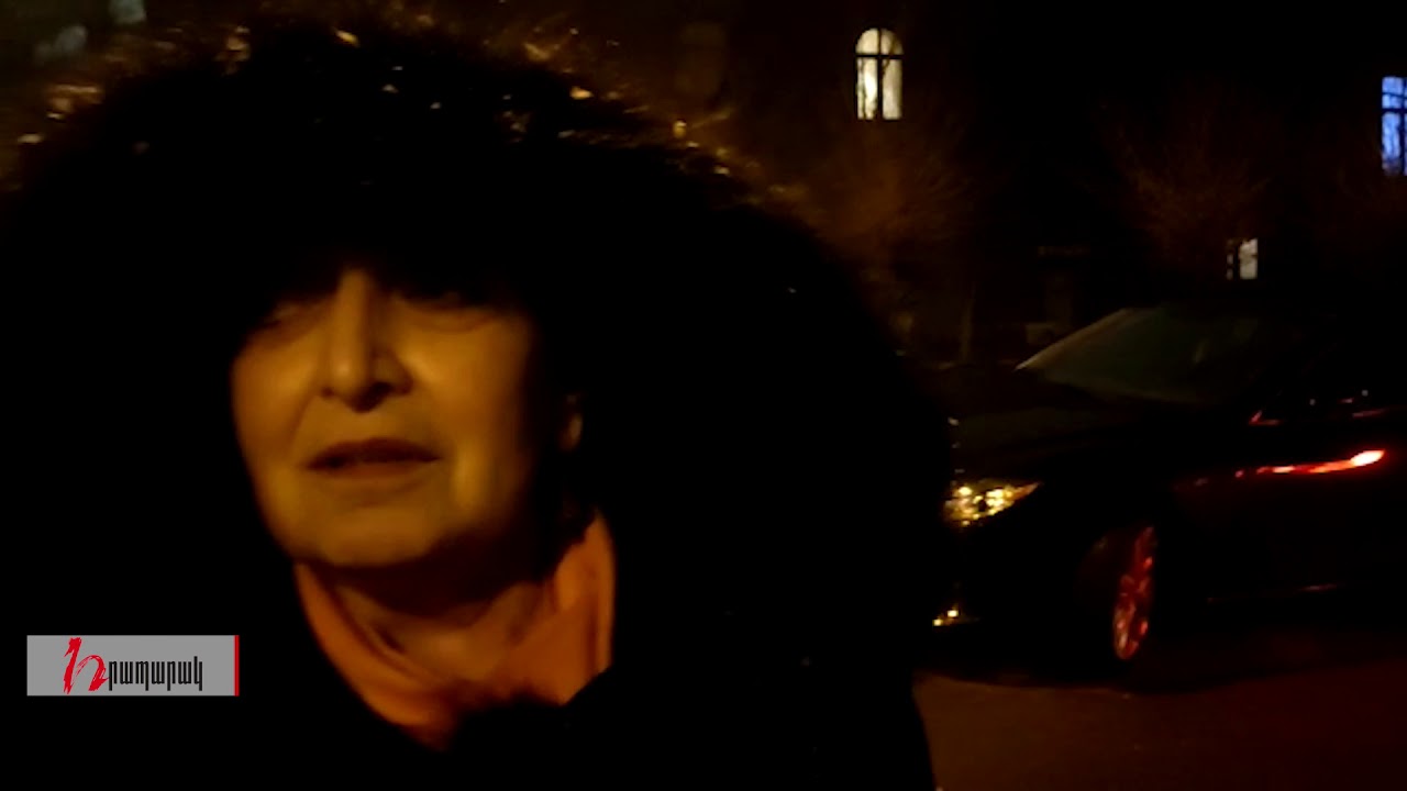 Ոստիկանները կանգնեցրել էին Վազգեն Մանուկյանի մեքենան, որ թուղթ փոխանցեին