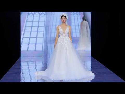 Eva Lendel Bridal Spring 2024 | Barcelona Bridal Fashion Week