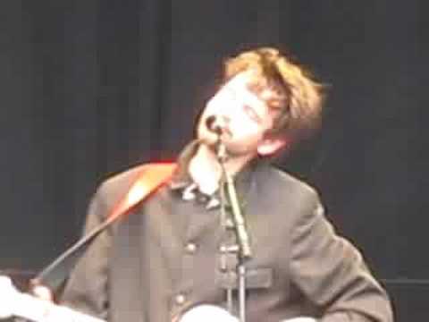 Fyfe Dangerfield of the Guillemots @ The Hop Farm