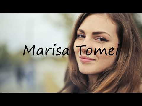 How to pronounce Marisa Tomei in English?