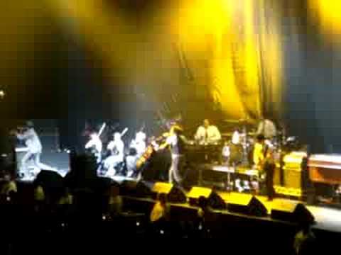 jay z gig manchester supported by mark ronson