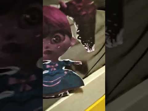 poppy e come huggy wuggy sparisce e mi segue e mi ha mangiato come huggy wuggy