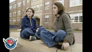 Tegan and Sara, teenage twin musicians , 1998