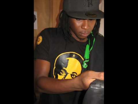 Nana Booro Ft Mugeez  (BABIA SOSO)