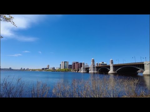 A walk in the Park along the Charles River, Boston