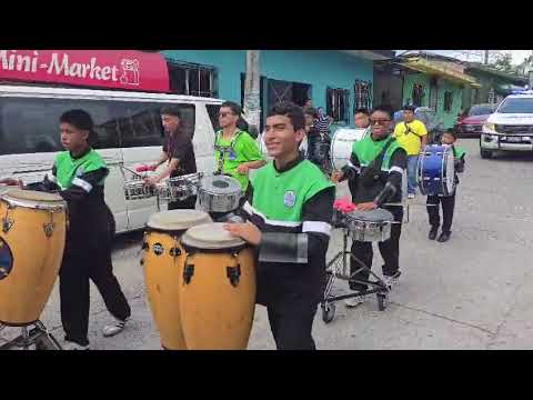 ¡TOURS LA PAZ LATIN BAND! 💚🔥 En el desfile de correo de san miguel tepezontes-fiesta titulares 2026 