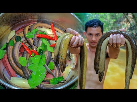 Cooking Tasty Eels with Banana Flower Recipe