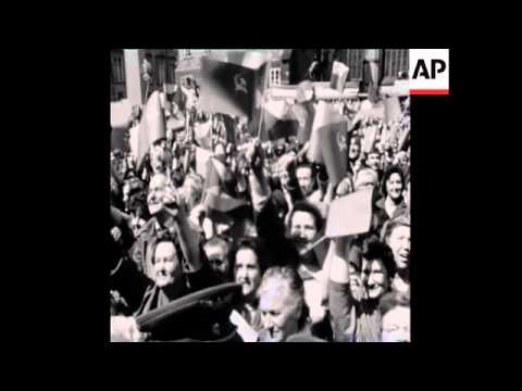 SYND 7-5-70 SOVIET AND CZECH MINISTERS SIGN TREATY AT PRAGUE CASTLE